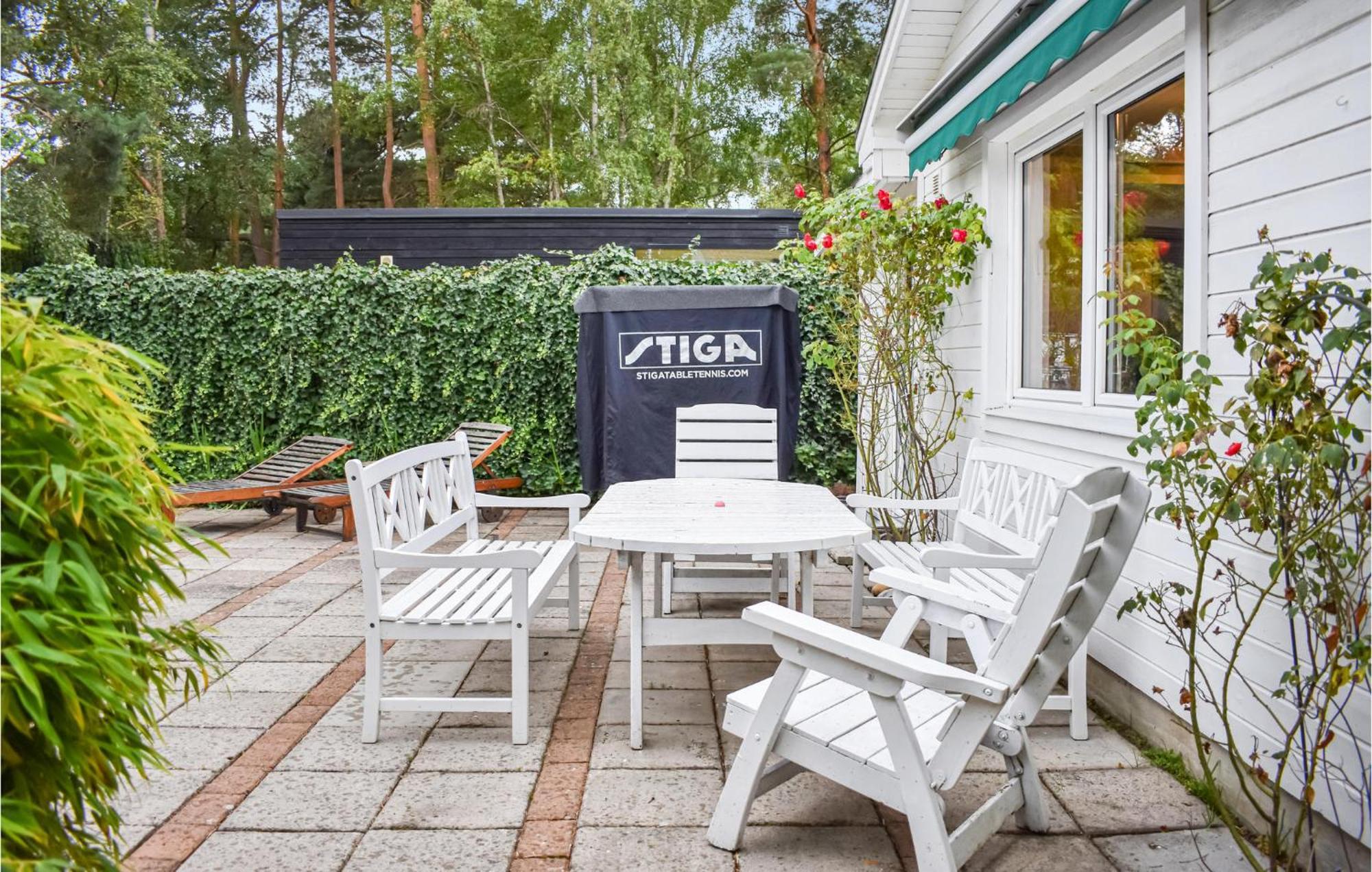 1 Bedroom Amazing Home In Hoellviken Eksteriør billede